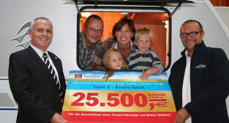 Camping-Rally des ADAC Verlags und der Knaus Tabbert GmbH endet mit der Siegerehrung auf dem Caravan Salon