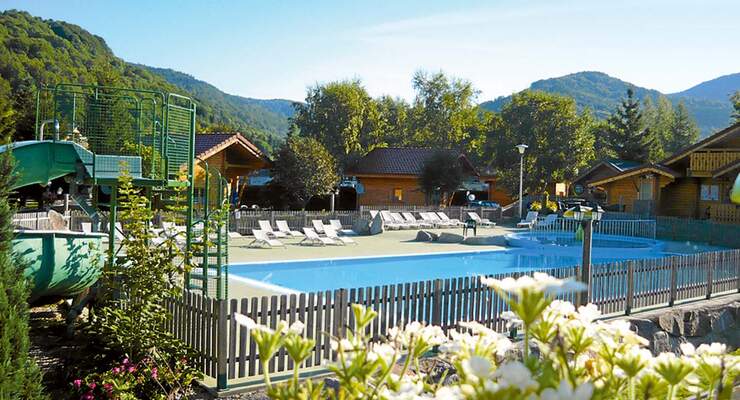Campingplatz mit Sicht auf die Berge: Domaine de Champé.