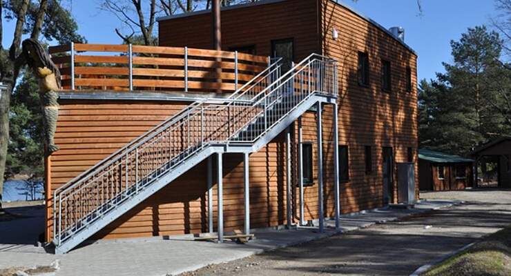 Der Campingplatz Rathenow am Steckelsdorfer See im Havelland konnte nach zweijähriger Bauzeit wiedereröffnet werden