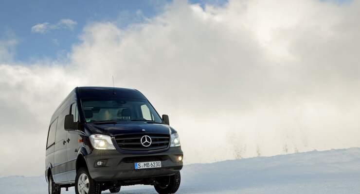 Der neue Sprinter 4x4 ist unter den Large Vans das einzige Allradfahrzeug mit der Schleuderbremse ESP ab Werk.