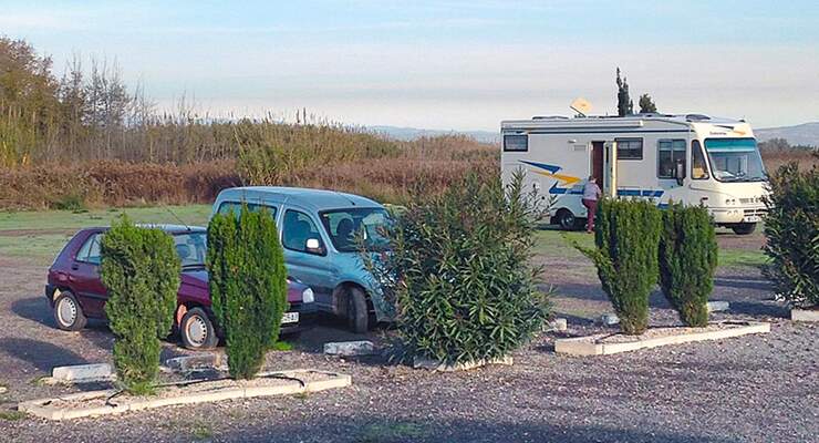 In der kleinen Küstenstadt Nules im Osten des Landes gibt es einen Stellplatz für 60 Mobile mit nur 200 m bis zum Strand.