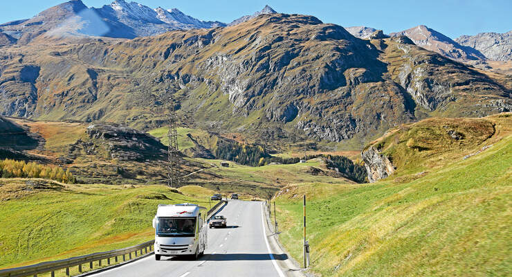 Passstraße in der Schweiz