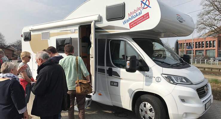 Wohnmobil mit Wahlkabine